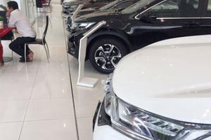 Giảm giá trăm triệu vẫn ế, đại lý ô tô tung “quân bài chiến lược” câu khách