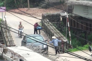 [Video] Cầu tạm công trình "đẻ" tiền tỷ nhờ thu phí trái phép