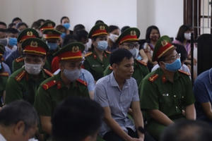 Vụ án gian lận điểm thi ở Hòa Bình: Một bị cáo kêu oan