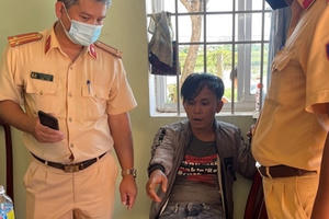 CSGT dùng “độc chiêu” bắt cướp