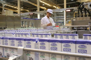 Vinamilk lên tiếng về nguồn nguyên liệu sữa để sản xuất các sản phẩm sữa