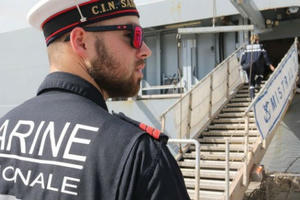 Mỹ, Anh, Nhật, Pháp hoãn tập trận do tàu mắc kẹt