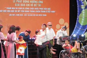 Phát động Cuộc thi viết về “Thảm họa da cam” tại khu vực Bắc Trung bộ