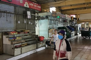 Buôn bán ế ẩm, hàng loạt tiểu thương chợ Bến Thành quyết định bán quầy