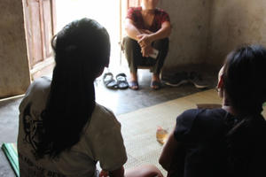 Bàng hoàng khi biết chồng làm hại con gái ruột dẫn đến mang thai