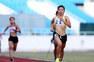 Nguyễn Thị Oanh phá sâu kỷ lục quốc gia 10.000m