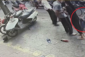 Clip: Tên trộm bị bố cô gái đánh tơi bời gây xôn xao cư dân mạng