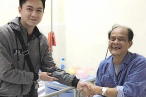 Hãy để cho người nhận quà từ thiện ngẩng cao đầu