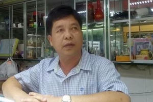 Vụ đổi 100USD bị phạt 90 triệu: Ông chủ tiệm vàng đòi lại 20 viên kim cương bị tịch thu