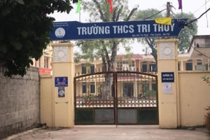 Hà Nội: Phát 2 học sinh nhiễm COVID-19, trường học chuyển sang học trực tuyến
