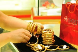 Giá vàng ngày 26/5: Tiếp tục "lao dốc" không phanh