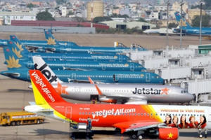 Ngành hàng không một năm chật vật vì Covid-19, kịch bản nào cho năm 2021?