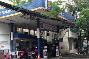 Giá xăng tiếp tục tăng lên mức 16.500 đồng/lít