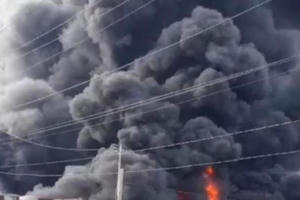 Xưởng làm đồ trang trí Noel bị cháy rụi ở TP Hồ Chí Minh