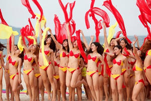 150 mỹ nhân mặc bikini khuấy động biển Đà Nẵng