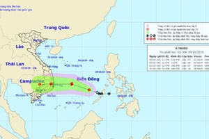 Bão di chuyển nhanh, đổ bộ miền Trung vào đêm mai