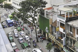 Thuế đánh vào người giàu, sao khuyến khích được dân làm giàu?