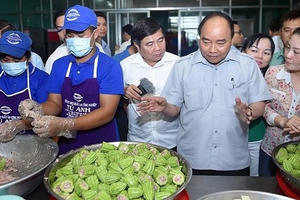 Thủ tướng: TP HCM cần có xe lưu động xét nghiệm an toàn thực phẩm