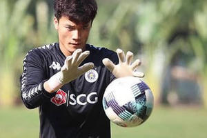Thủ môn Bùi Tiến Dũng gia nhập TPHCM với bản hợp đồng 3 năm