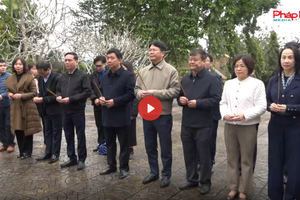 Thứ trưởng Nguyễn Thanh Tịnh dâng hương tại Khu di tích lịch sử của Bộ Tư pháp