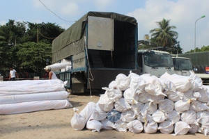 Hà Nội: Bắt giữ 140 kiện vải không rõ nguồn gốc