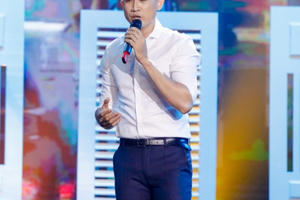 Triệu Long Người Kể Chuyện Tình: “Những năm qua, anh Đàm Vĩnh Hưng để tôi tự bơi”