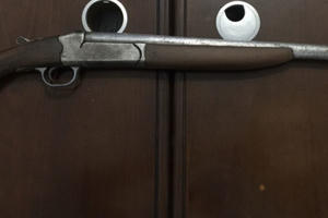 Giải quyết mâu thuẫn bằng súng đạn