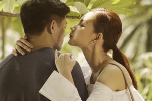 Quý Bình và Quỳnh Chi tình tứ bên nhau