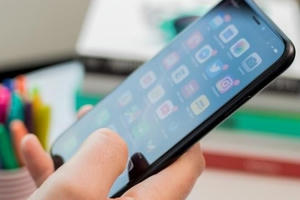 Anh xóa bỏ khái niệm “iPhone lock”