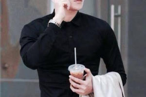 Cộng đồng mạng "bấn loạn" với chàng soái ca sơ mi trắng Hồng Kông Trịnh Khôi Vĩ