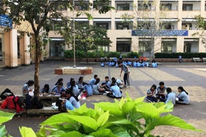 TPHCM: Cho thôi việc giám thị đánh học sinh