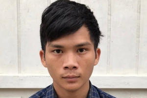 Quên khóa cửa khi đi ngủ, thiếu phụ bị khống chế hiếp dâm ngay tại nhà