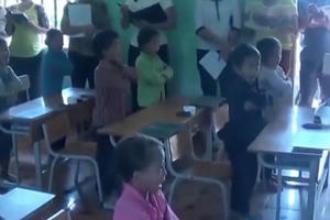 Phát hoảng với tiết dự giờ như thể là… “lớp luyện thú”