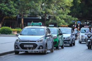 Bản tin Kinh tế Plus: Quyền dừng Uber, Grab thuộc về địa phương