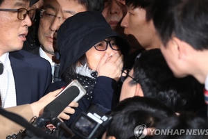 Hàn Quốc bắt bạn thân của tổng thống