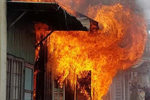 Hoả hoạn kinh hoàng lúc rạng sáng khiến 4 người trong một gia đình thiệt mạng Hoả hoạn kinh hoàng lúc rạng sáng khiến 4 người trong một gia đình thiệt mạng