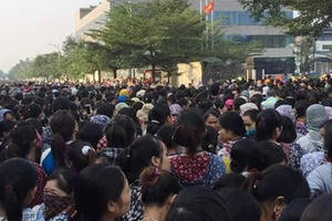 Thanh Hóa: Hàng nghìn công nhân đình công vì lương thấp, áp lực cao