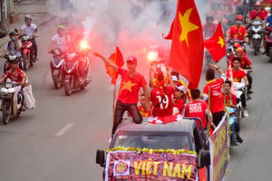 Cổ động viên diễu hành "tiếp lửa" thầy trò HLV Park Hang Seo Cổ động viên diễu hành "tiếp lửa" thầy trò HLV Park Hang Seo