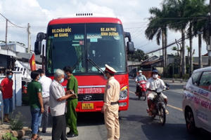 Đẩy mạnh tuyên truyền phòng chống dịch Covid-19 trên tuyến giao thông đường bộ