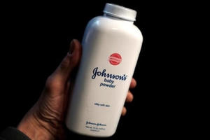 Johnson & Johnson lại thua kiện vụ phấn rôm gây ung thư Johnson & Johnson lại thua kiện vụ phấn rôm gây ung thư