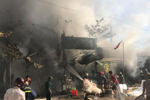 Chợ ở Nghệ An bùng cháy dữ dội, nhiều ki ốt bị thiêu rụi