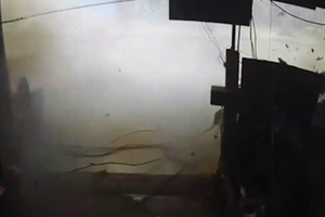 Hưng Yên: Điều tra vụ nổ kinh hoàng tại xã Tiền Hải khiến 02 người thương vong Hưng Yên: Điều tra vụ nổ kinh hoàng tại xã Tiền Hải khiến 02 người thương vong