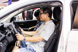 Xế hộp đại hạ giá, dân Việt khát thèm, đại gia ô tô lo sợ