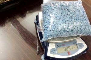 Bắt 3 đối tượng vận chuyển ma túy, thu giữ gần 27.000 viên ma túy tổng hợp