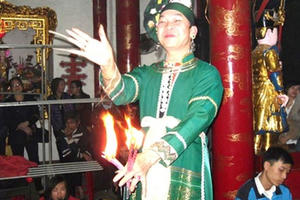 Một góc nhìn về chuyển giới trong tín ngưỡng và tôn giáo