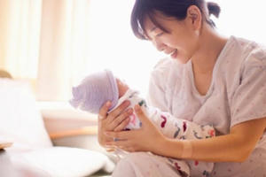 Có được hưởng chế độ thai sản và trợ cấp thất nghiệp cùng một lúc không?