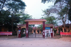 Vĩnh Phúc: Hơn 300 học sinh nghỉ học vì nghi ngờ nhà trường sử dụng thịt "bẩn"