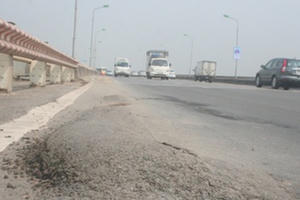 Sắp “đóng cửa” cầu Thăng Long - Hà Nội