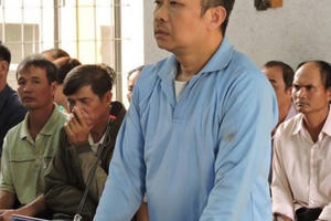 Nguyên thượng tá công an lừa đảo chiếm đoạt tiền, lĩnh án tù chung thân