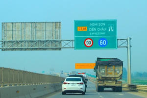 Thu phí sử dụng đường bộ tại 5 tuyến cao tốc từ 1/3 Thu phí sử dụng đường bộ tại 5 tuyến cao tốc từ 1/3